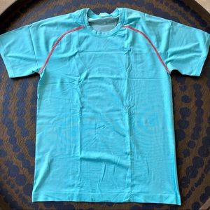 Men’s Lulu Lemon Blue Workout Shirt - S